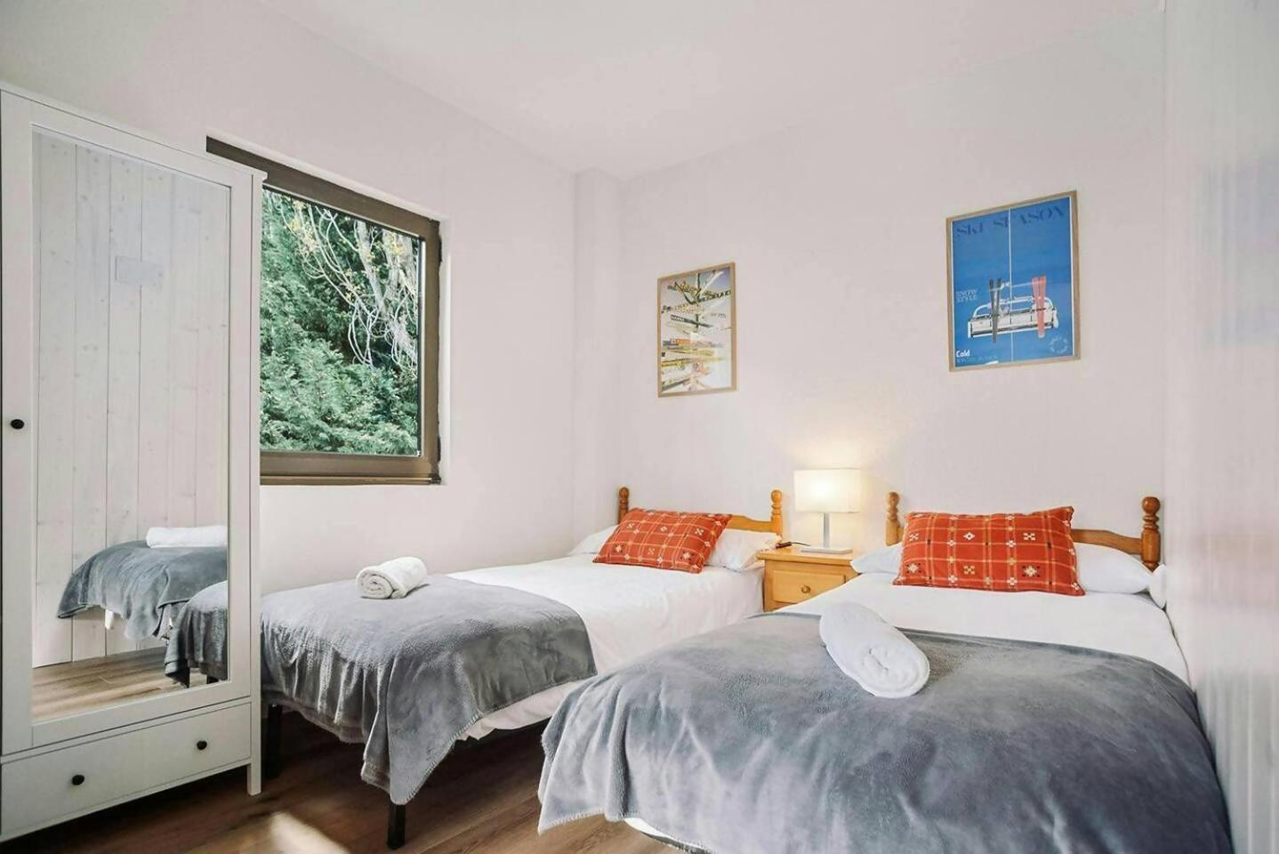La Casita Del Arbol Lägenhet Sallent de Gállego Exteriör bild